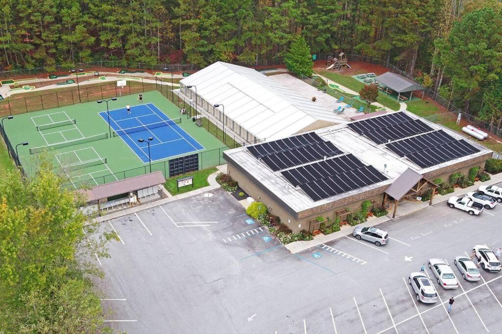 Hot-Tub 6 Seater, Fire-Pit, Master King Bed, Wineries, Pickleball, Resort Amenities Ellijay Εξωτερικό φωτογραφία